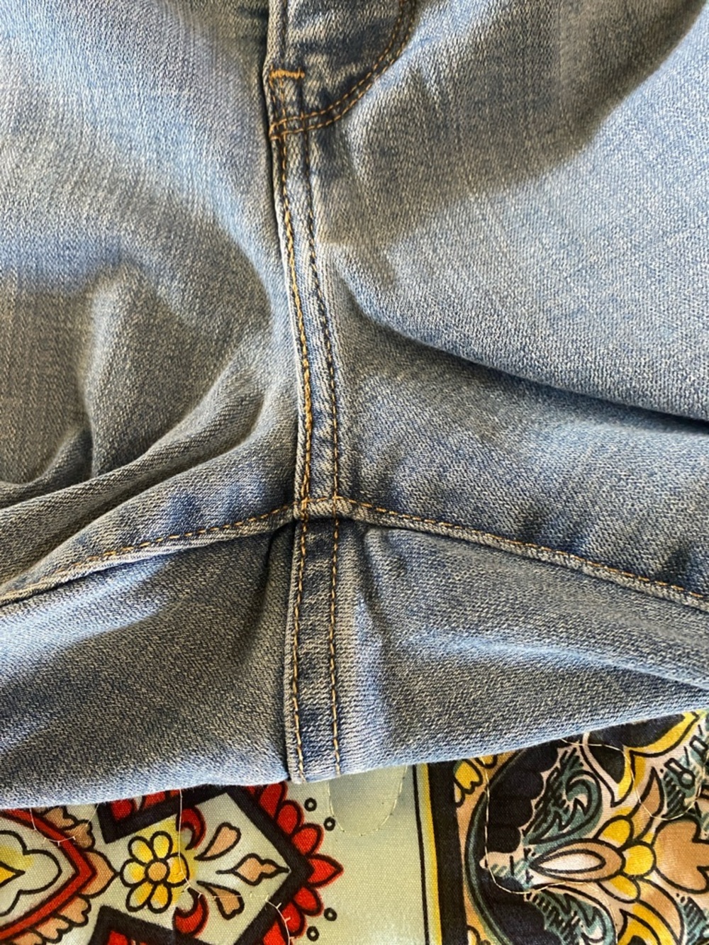 Levi’s classic red tag Women’s Light Blue capris 22W - Picture 8 of 10